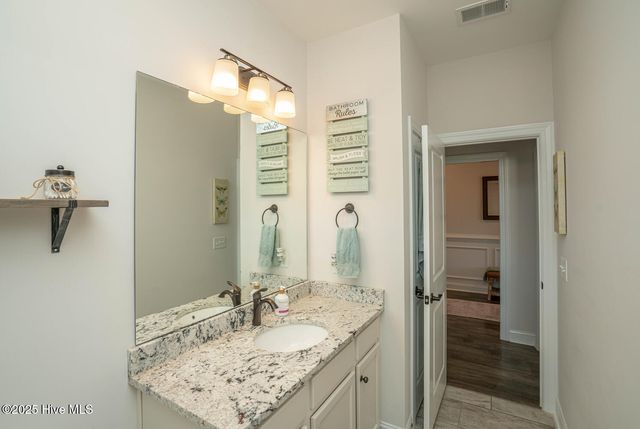 8945 Chesterfield Drive NW, Calabash, NC 28467