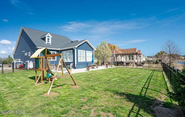 8945 Chesterfield Drive NW, Calabash, NC 28467