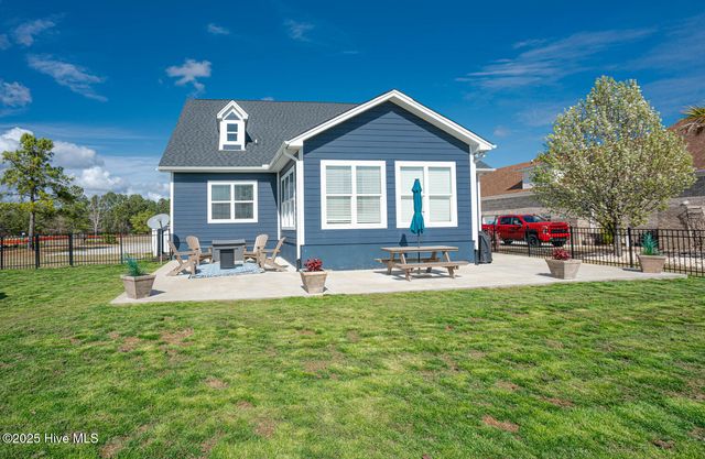 8945 Chesterfield Drive NW, Calabash, NC 28467