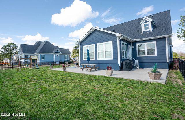 8945 Chesterfield Drive NW, Calabash, NC 28467