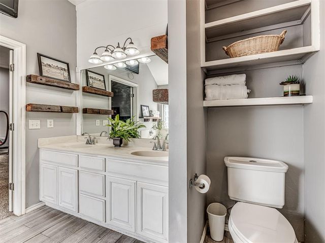 2036 SW 33rd Street, Moore, OK 73170