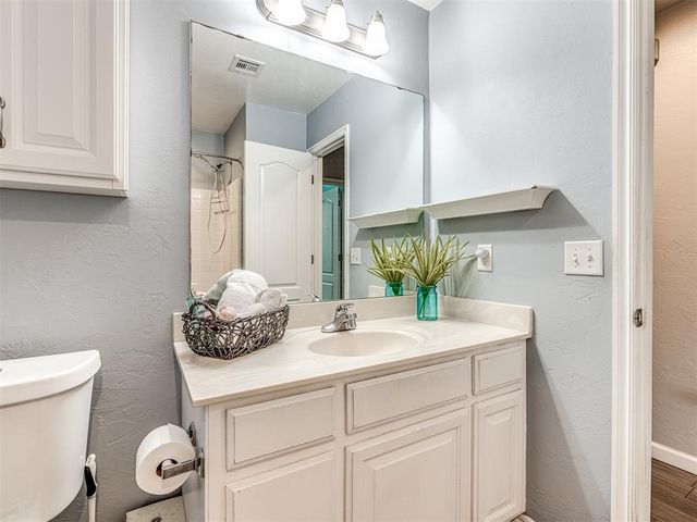 2036 SW 33rd Street, Moore, OK 73170