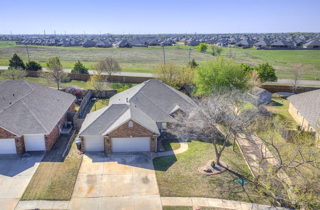 2036 SW 33rd Street, Moore, OK 73170