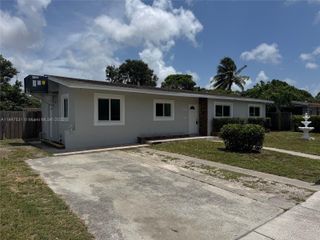 3241 NW 4th St, Lauderhill, FL 33311