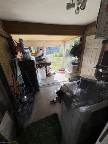 7582-7586 Carrier RD, Fort Myers, FL 33967