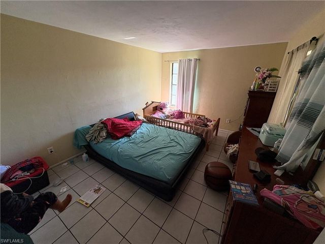 7582-7586 Carrier RD, Fort Myers, FL 33967