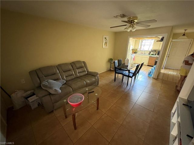 7582-7586 Carrier RD, Fort Myers, FL 33967