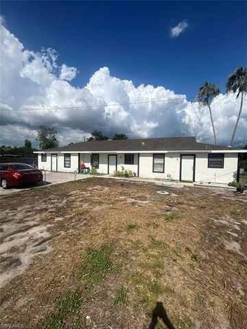 7582-7586 Carrier RD, Fort Myers, FL 33967