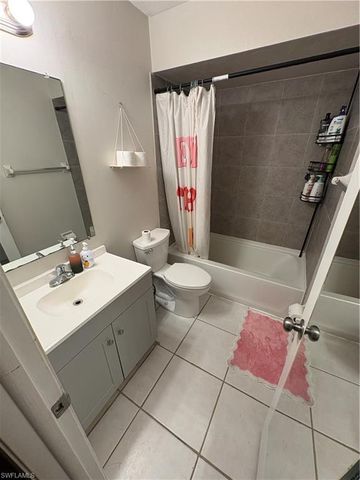 7582-7586 Carrier RD, Fort Myers, FL 33967