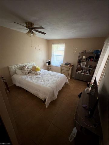 7582-7586 Carrier RD, Fort Myers, FL 33967