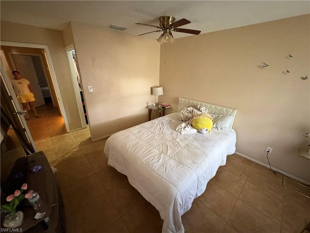 7582-7586 Carrier RD, Fort Myers, FL 33967