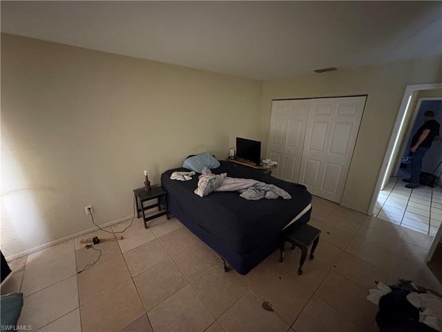 7582-7586 Carrier RD, Fort Myers, FL 33967