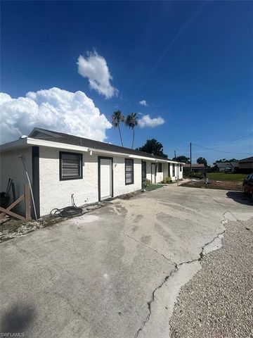 7582-7586 Carrier RD, Fort Myers, FL 33967