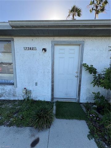 7582-7586 Carrier RD, Fort Myers, FL 33967