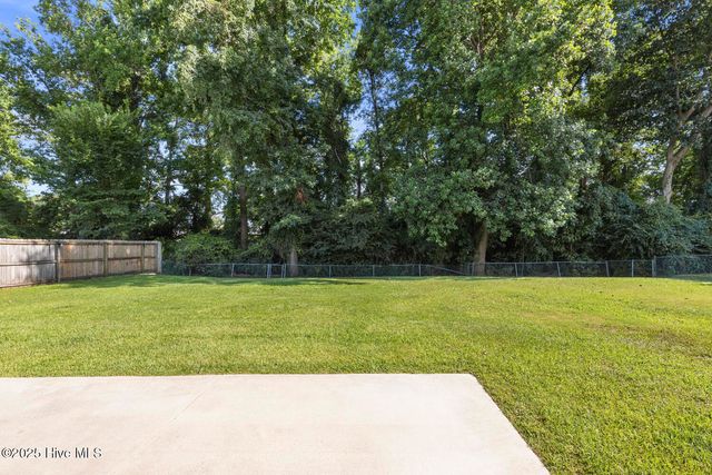 415 Shamrock Drive, Jacksonville, NC 28540