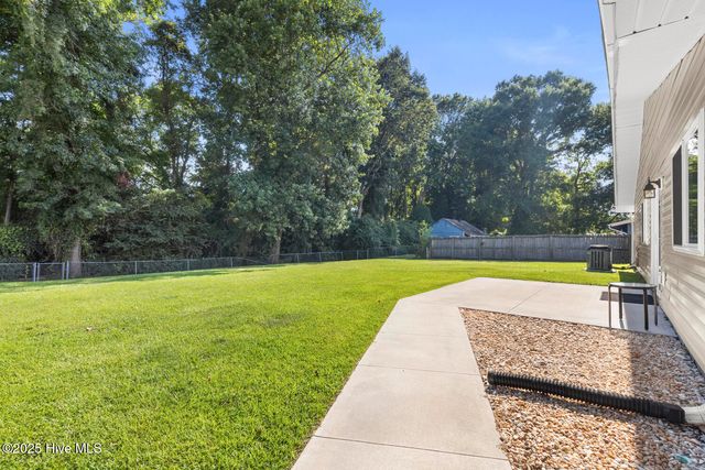 415 Shamrock Drive, Jacksonville, NC 28540