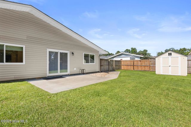 415 Shamrock Drive, Jacksonville, NC 28540