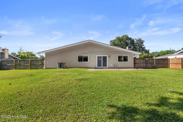 415 Shamrock Drive, Jacksonville, NC 28540