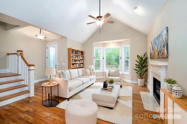 17 Bohemian Lane, Asheville, NC 28805