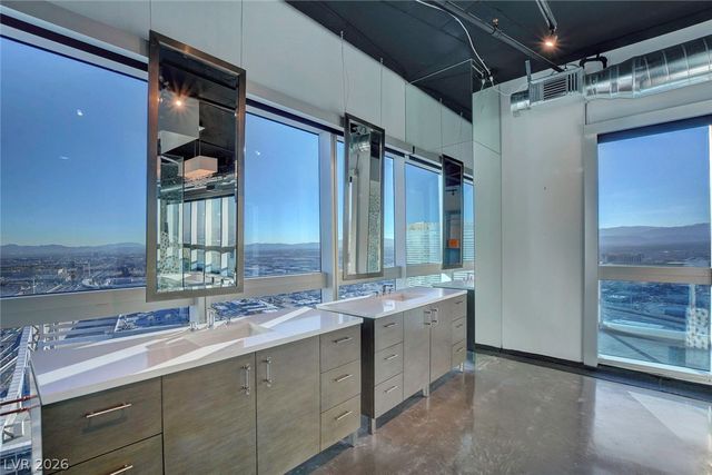 4471 DEAN MARTIN Drive 4300, Las Vegas, NV 89103
