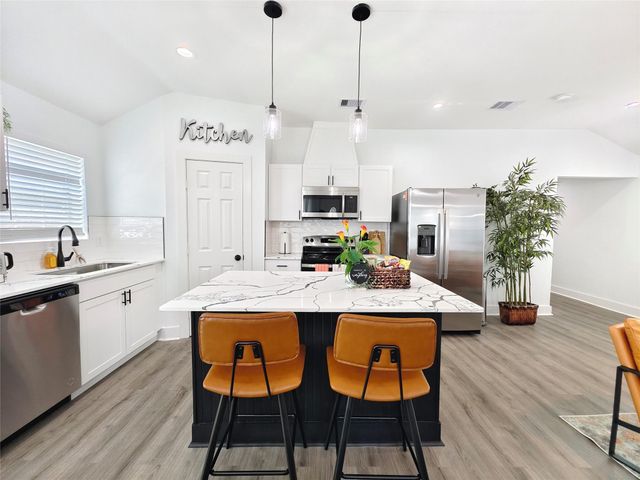 4409 Mckinley Street, Houston, TX 77051