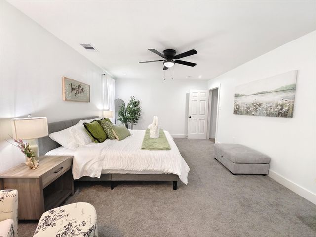 4409 Mckinley Street, Houston, TX 77051