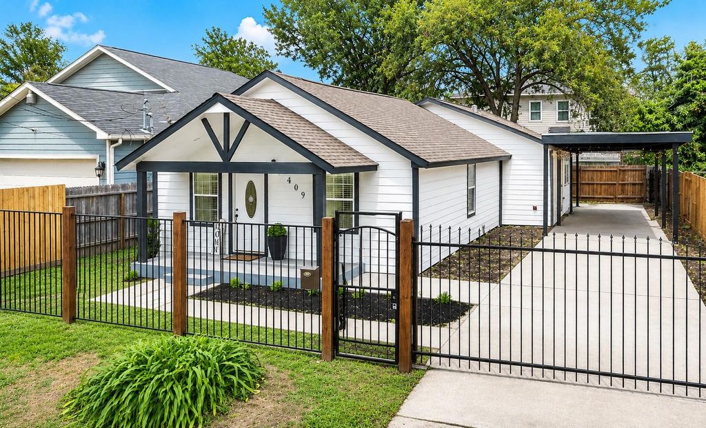 4409 Mckinley Street, Houston, TX 77051