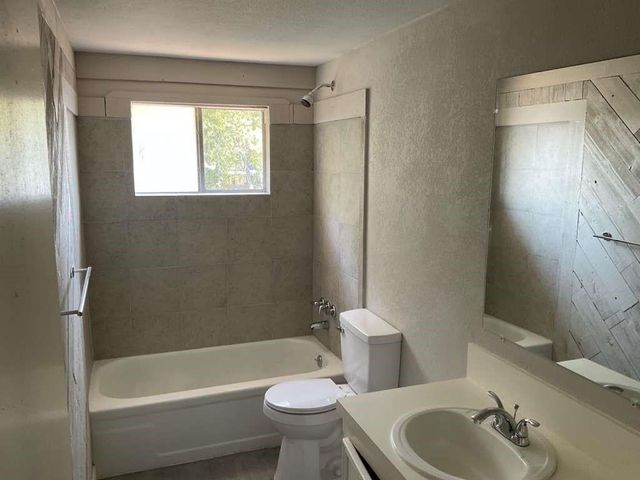 4922 Dollar Reef Drive, Bacliff, TX 77518