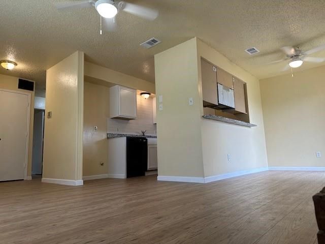 4200 Wingrove Drive, Arlington, TX 76015