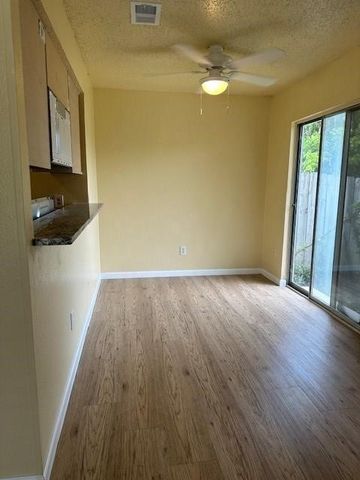 4200 Wingrove Drive, Arlington, TX 76015