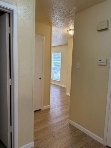 4200 Wingrove Drive, Arlington, TX 76015