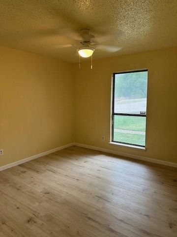 4200 Wingrove Drive, Arlington, TX 76015