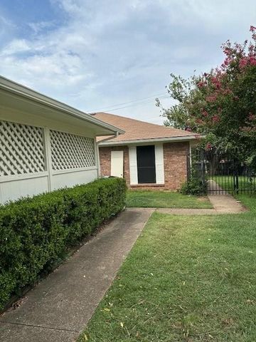 4200 Wingrove Drive, Arlington, TX 76015