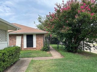 4200 Wingrove Drive, Arlington, TX 76015