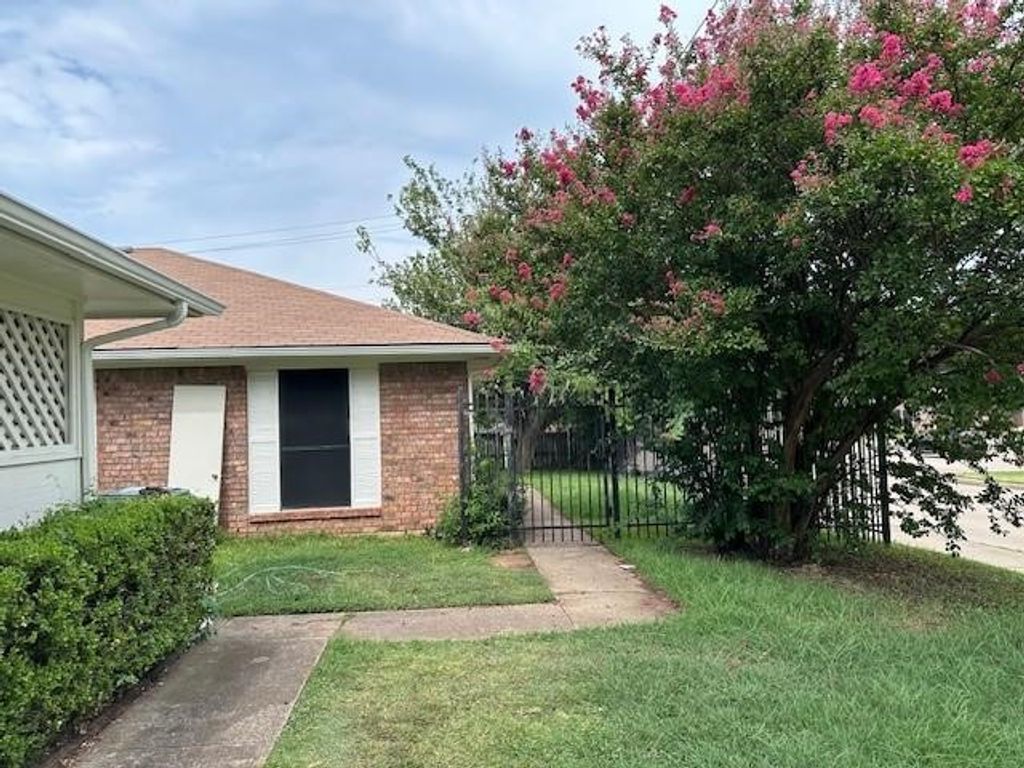 4200 Wingrove Drive, Arlington, TX 76015