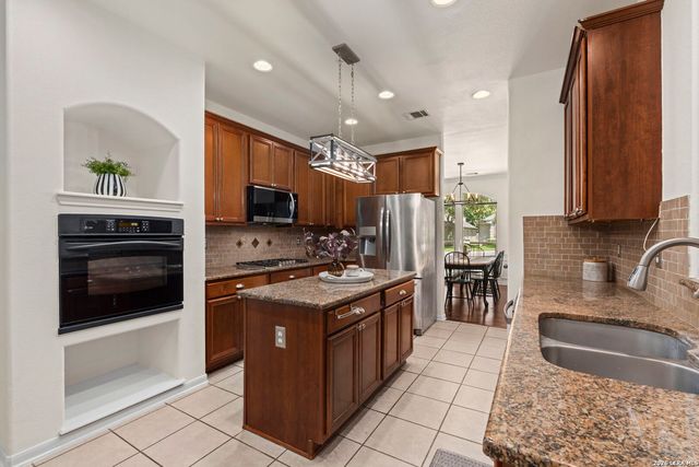 1214 Willow Knoll, San Antonio, TX 78258