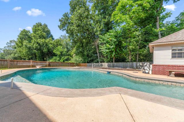39 Trenton Drive, Greenbrier, AR 72058