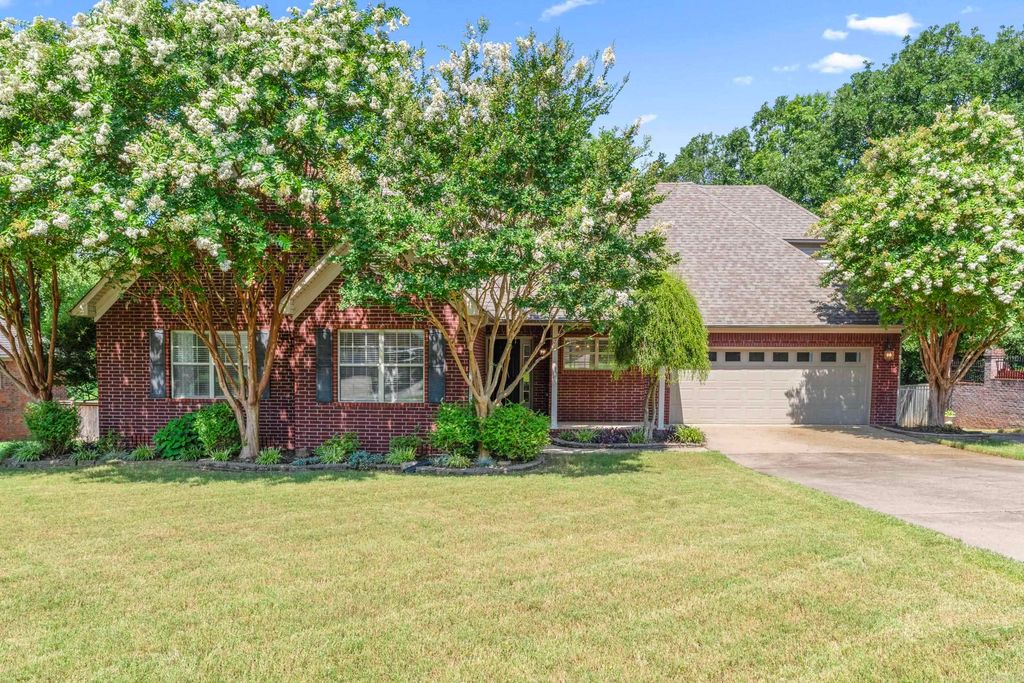 39 Trenton Drive, Greenbrier, AR 72058