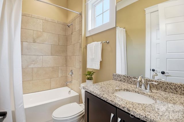 7626 Deerfield Manor Drive, Charlotte, NC 28270
