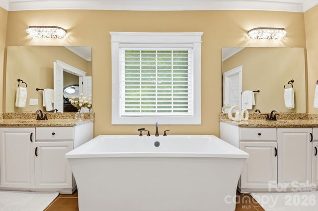 7626 Deerfield Manor Drive, Charlotte, NC 28270