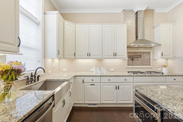 7626 Deerfield Manor Drive, Charlotte, NC 28270