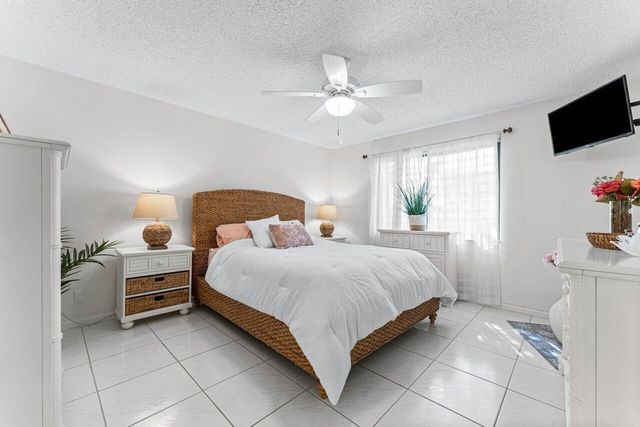10 Via De Casas Sur 104, Boynton Beach, FL 33426