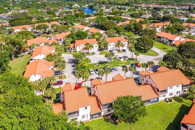 10 Via De Casas Sur 104, Boynton Beach, FL 33426