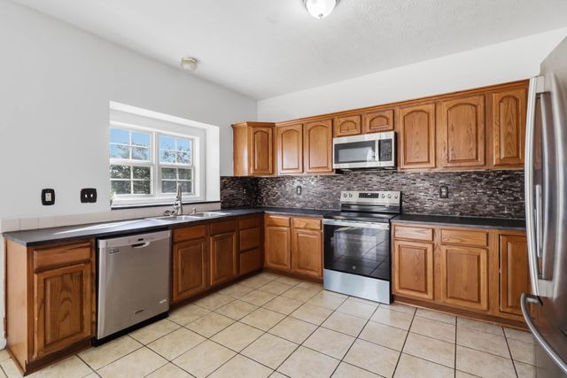 919 Winding Oak Trail, Lexington, KY 40511