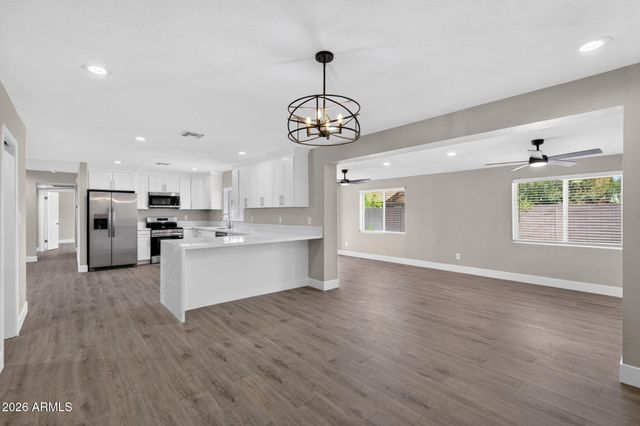 1809 W NATAL Avenue, Mesa, AZ 85202