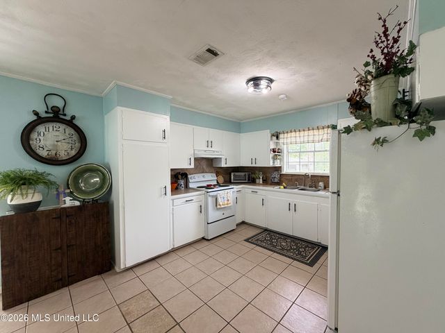 502 NW Kennedy Drive, Magee, MS 39111