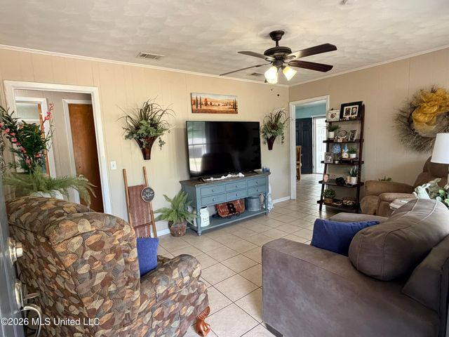 502 NW Kennedy Drive, Magee, MS 39111