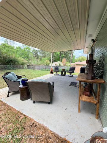 502 NW Kennedy Drive, Magee, MS 39111