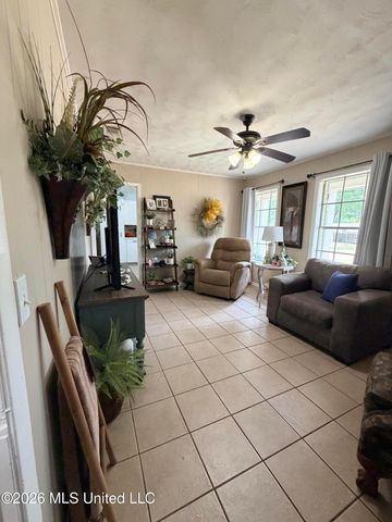 502 NW Kennedy Drive, Magee, MS 39111