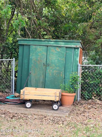 502 NW Kennedy Drive, Magee, MS 39111